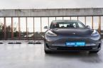 Tesla Model 3 - fotka číslo 16