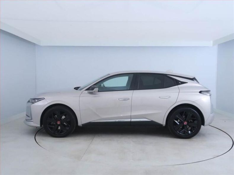 DS Automobiles DS4 - hlavní fotka