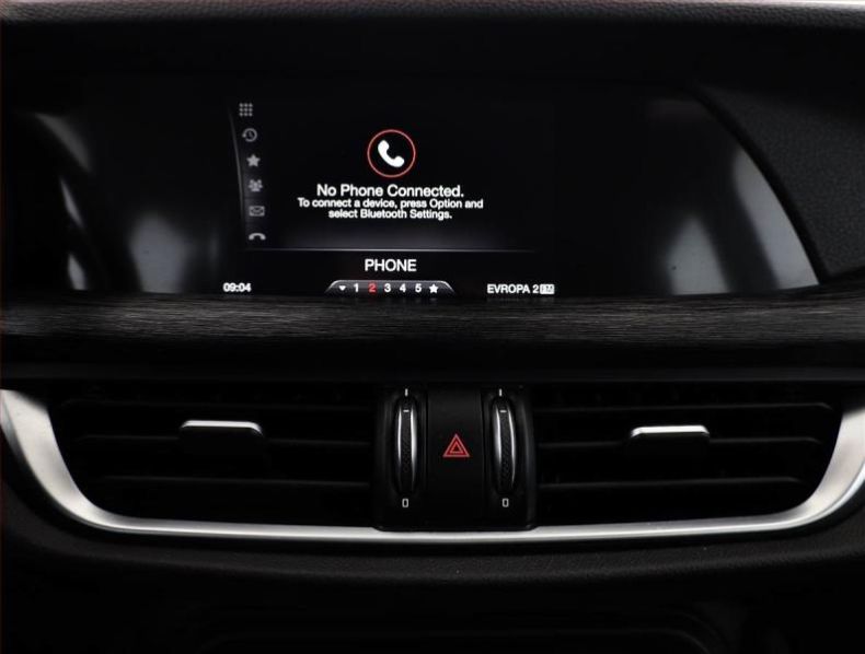 Alfa Romeo Stelvio - hlavní fotka