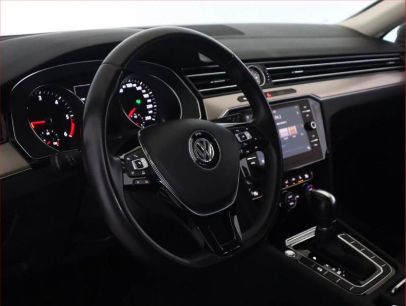 Volkswagen Passat - hlavní fotka