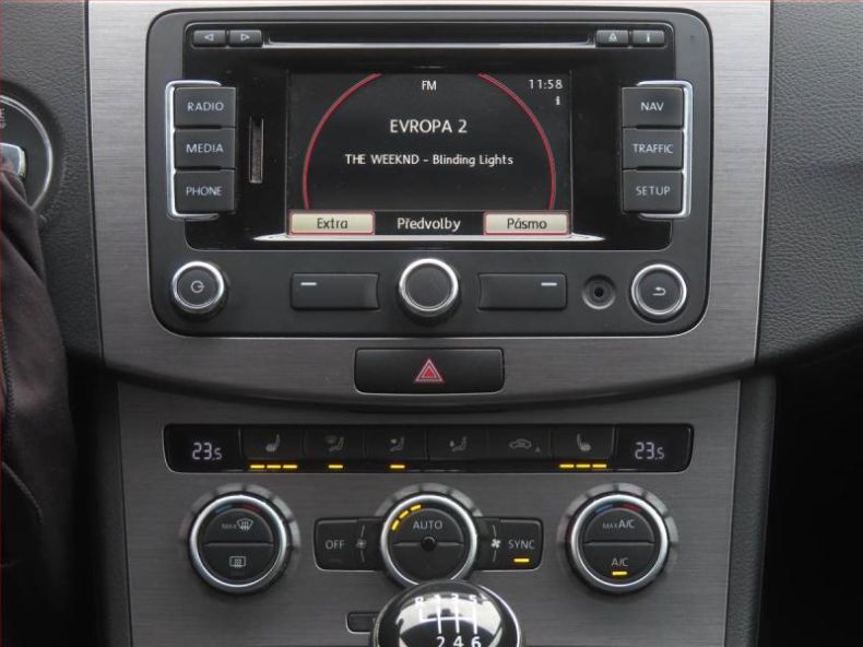 Volkswagen Passat - hlavní fotka