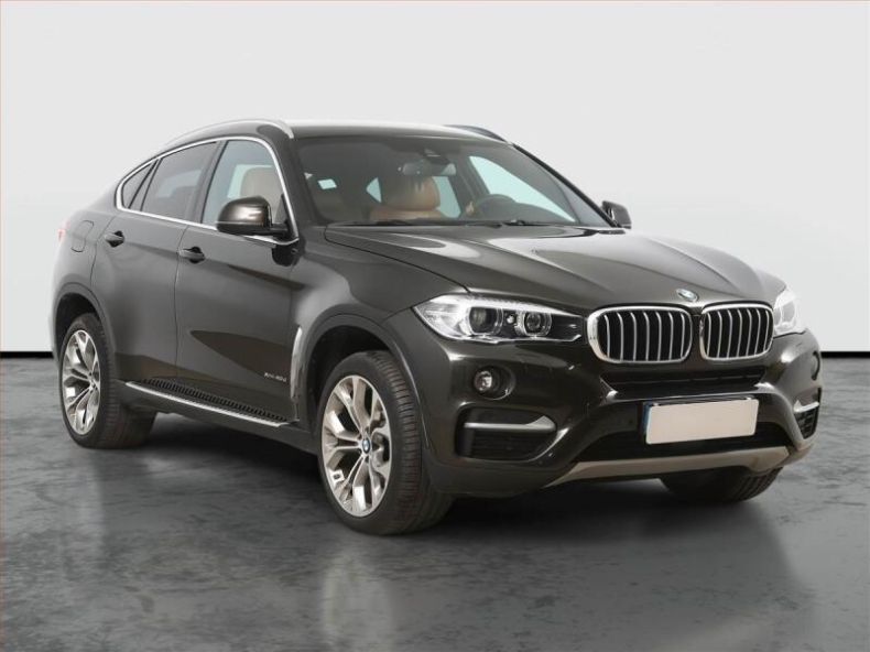 BMW X6 - hlavní fotka