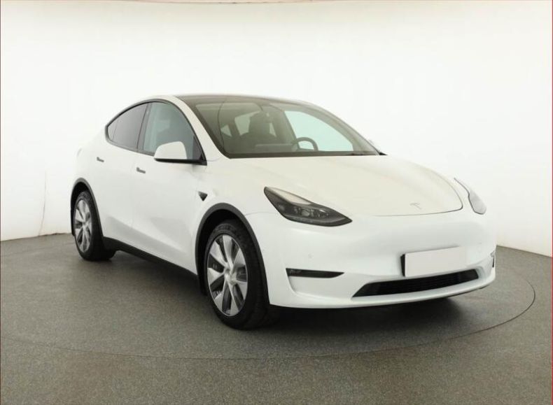 Tesla Model Y - hlavní fotka inzerátu