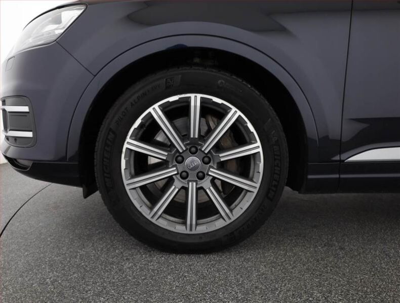 Audi Q7 - hlavní fotka