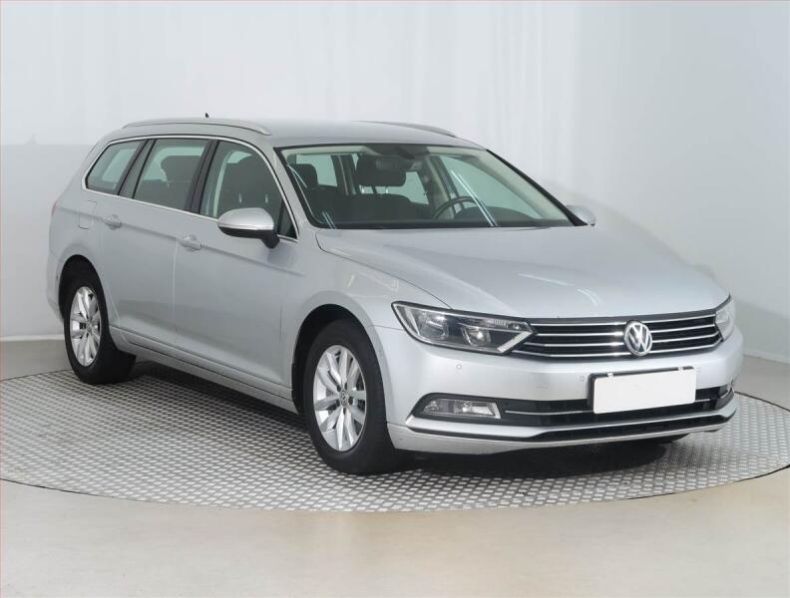 Volkswagen Passat - hlavní foto