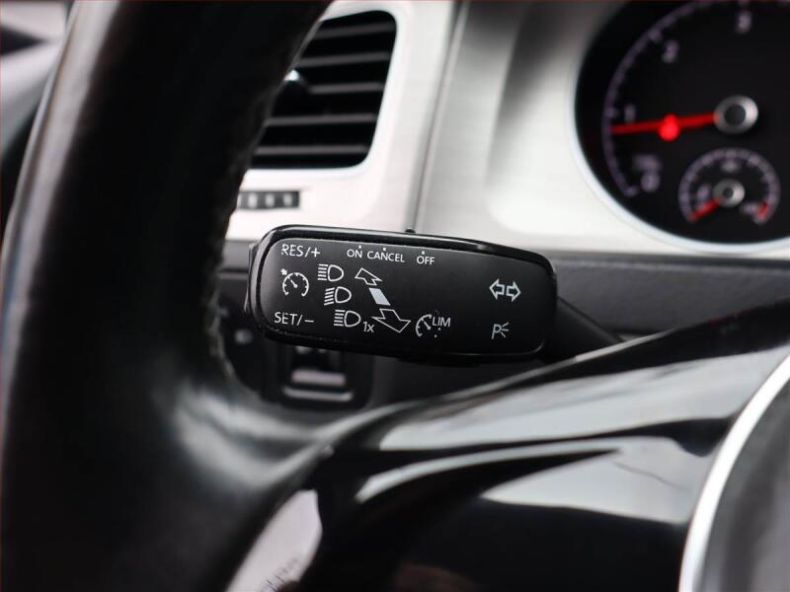 Volkswagen Golf - hlavní fotka