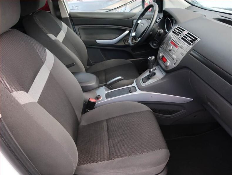 Ford Kuga - hlavní fotka