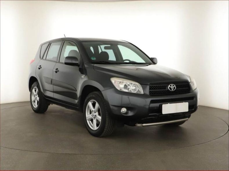 Toyota RAV 4 - hlavní foto