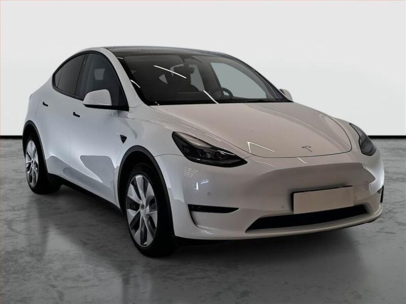 Tesla Model Y - hlavní foto