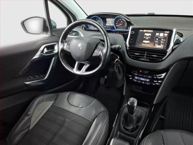 Peugeot 2008 - hlavní fotka