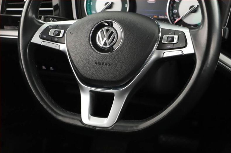 Volkswagen Touareg - hlavní fotka