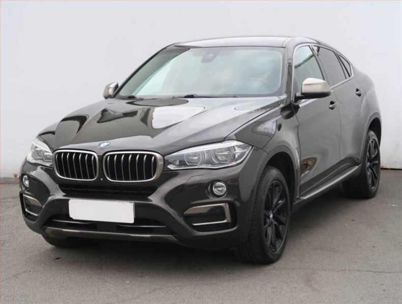 BMW X6 - hlavní fotka