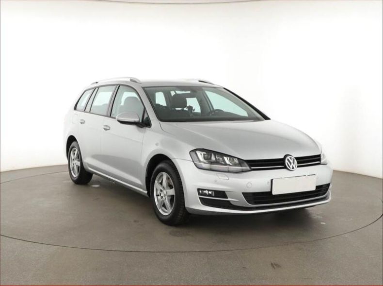 Volkswagen Golf - hlavní foto