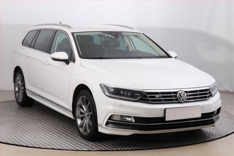 Volkswagen Passat - hlavní foto