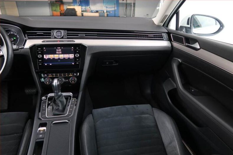 Volkswagen Passat - hlavní fotka