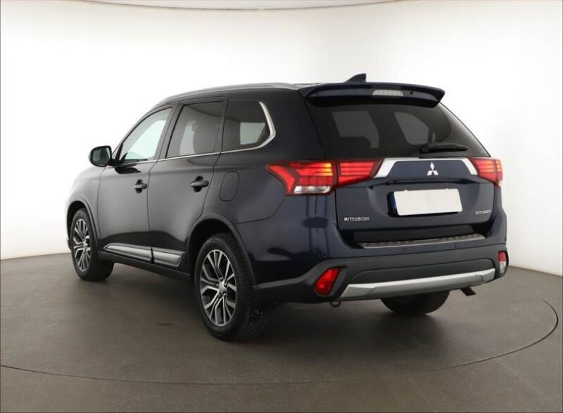 Mitsubishi Outlander - hlavní fotka