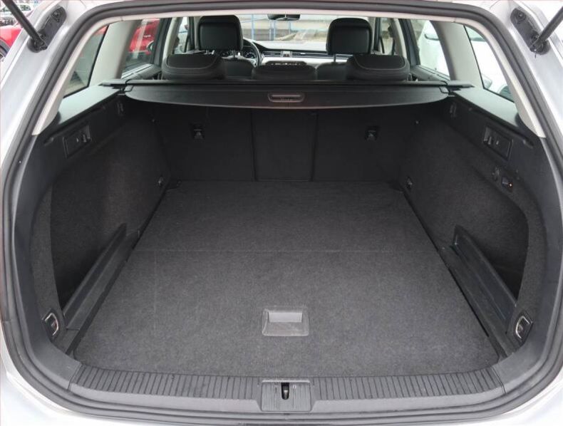 Volkswagen Passat - hlavní fotka