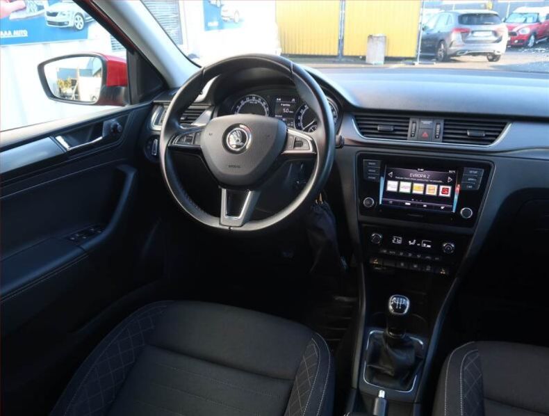 Škoda Rapid - hlavní fotka