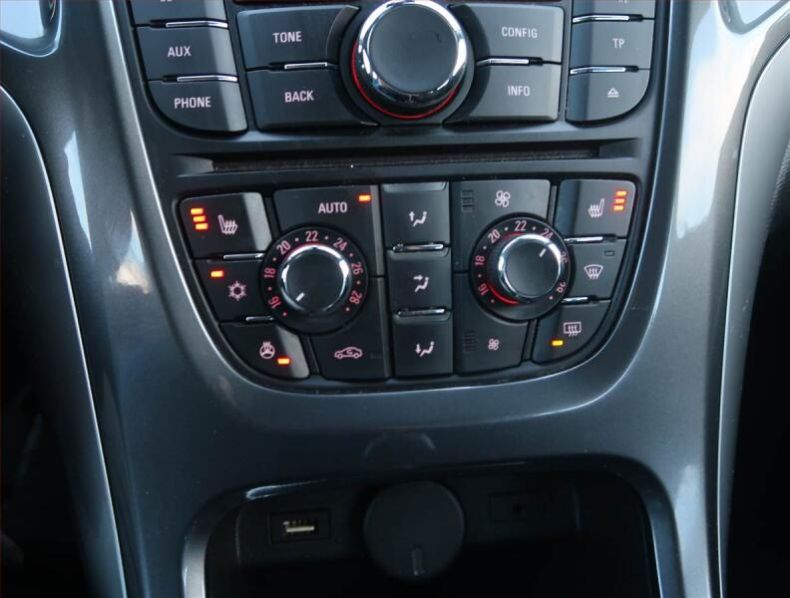 Opel Astra - hlavní fotka