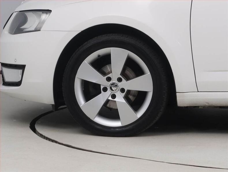 Škoda Octavia - hlavní fotka