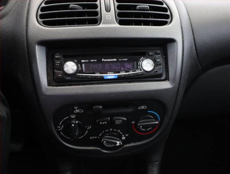 Peugeot 206 - hlavní foto