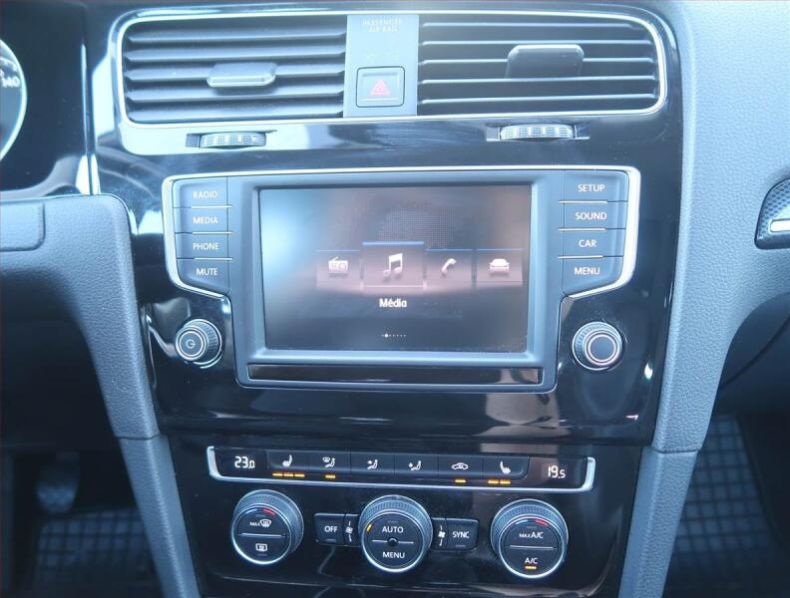 Volkswagen Golf - hlavní fotka