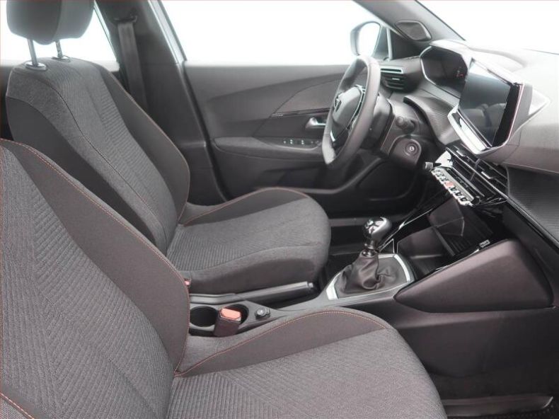 Peugeot 2008 - hlavní fotka