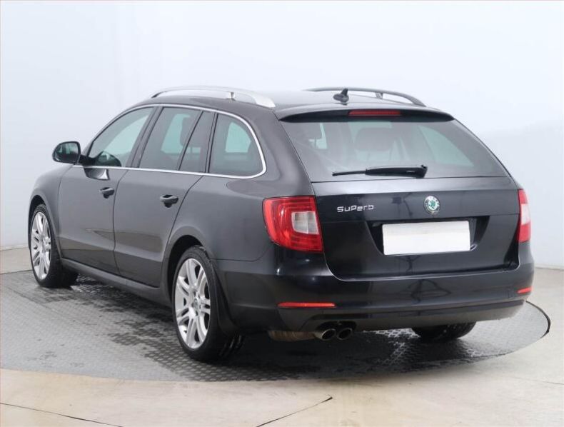 Škoda Superb - hlavní fotka
