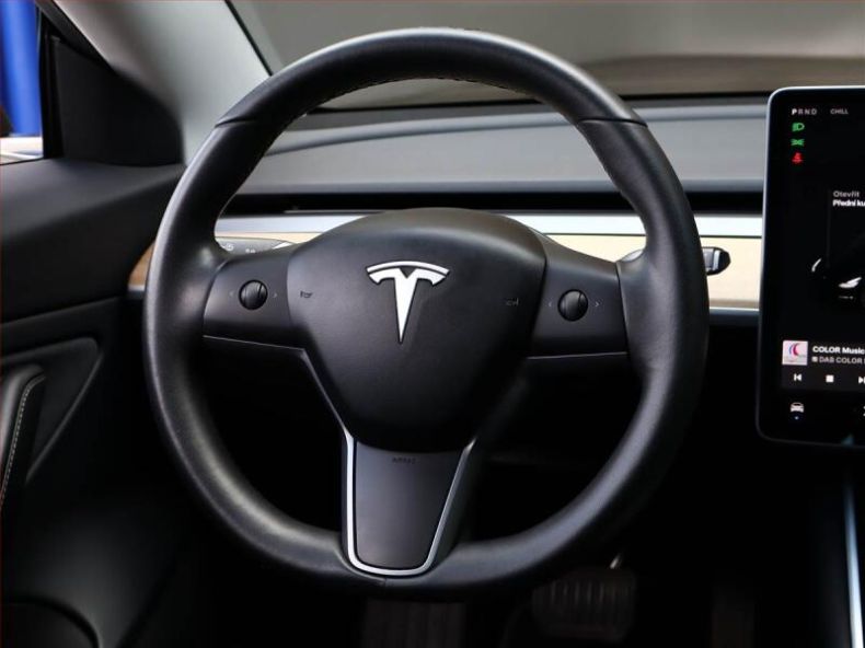 Tesla Model 3 - hlavní fotka
