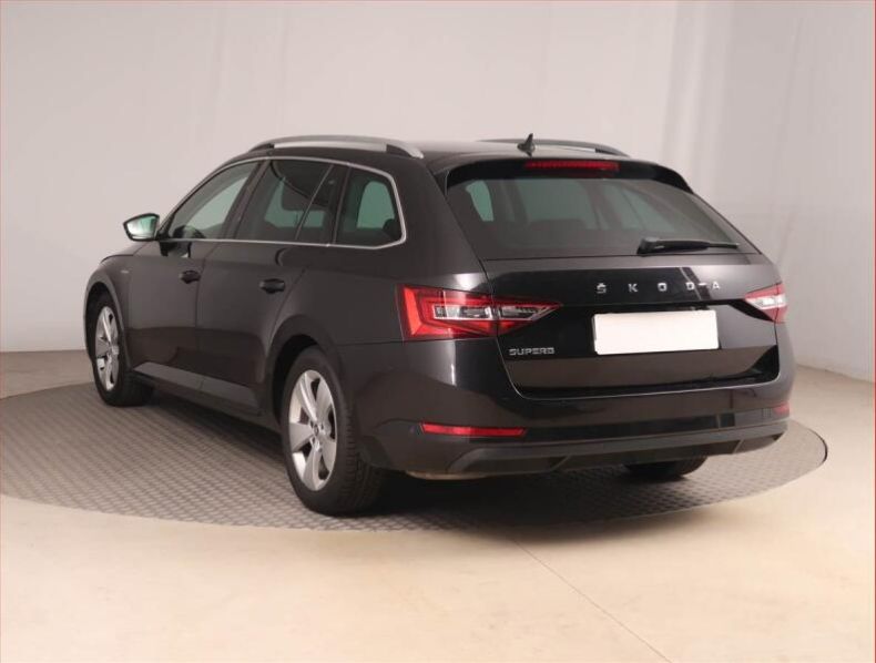 Škoda Superb - hlavní fotka