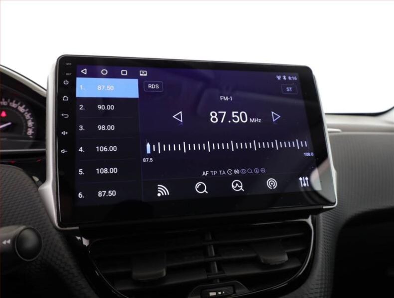 Peugeot 2008 - hlavní fotka