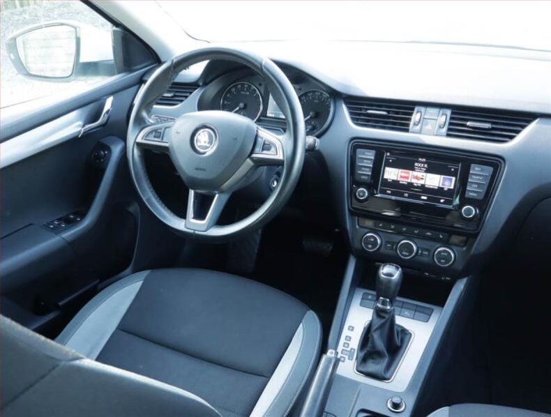 Škoda Octavia - hlavní fotka