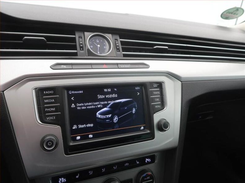 Volkswagen Passat - hlavní fotka