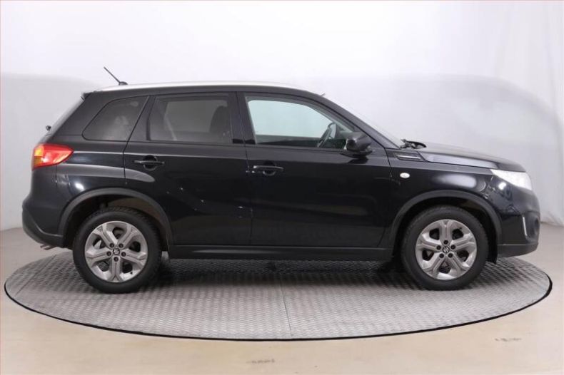 Suzuki Vitara - hlavní fotka