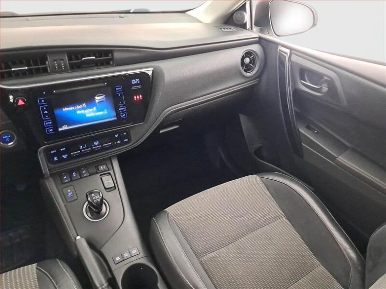 Toyota Auris - hlavní fotka