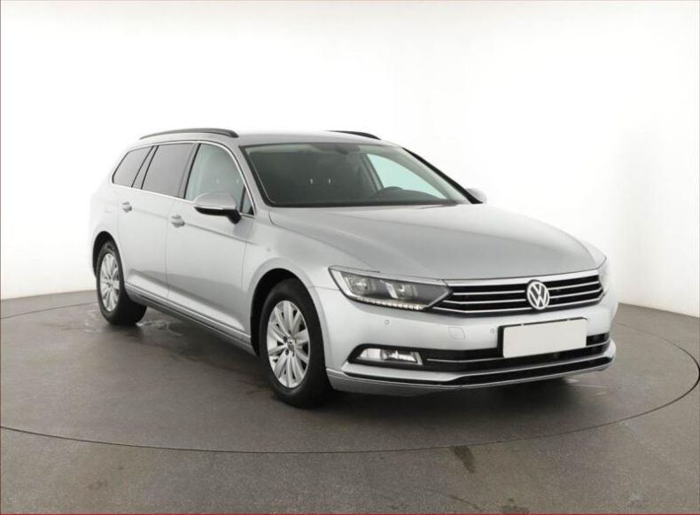 Volkswagen Passat - hlavní foto