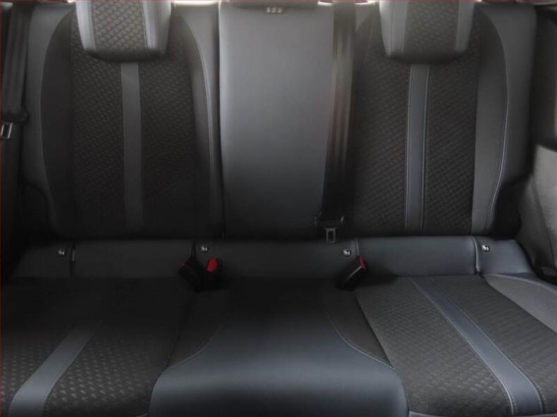 Peugeot 2008 - hlavní fotka