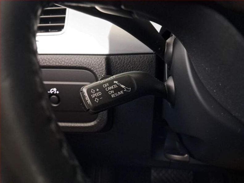 Volkswagen Touareg - hlavní fotka