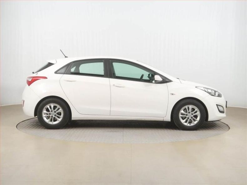 Hyundai i30 - hlavní fotka