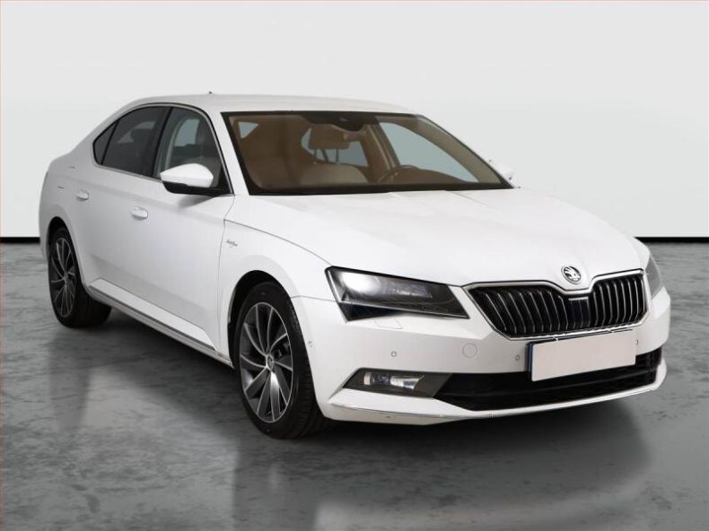 Škoda Superb - hlavní foto