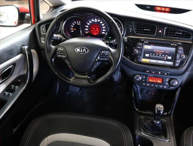 Kia Cee'd - hlavní fotka