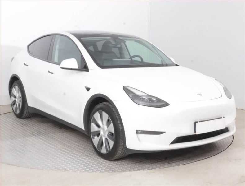 Tesla Model Y - hlavní foto