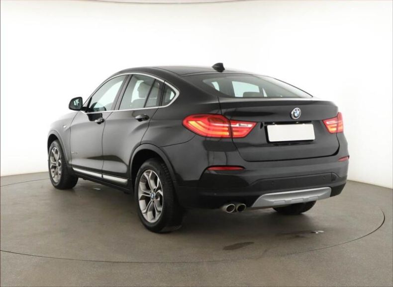 BMW X4 - hlavní fotka