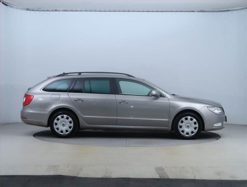 Škoda Superb - hlavní fotka