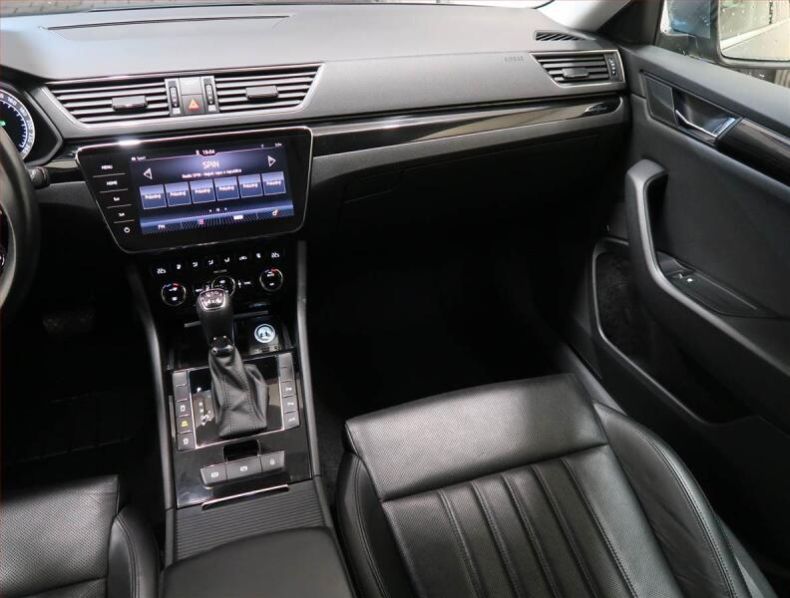 Škoda Superb - hlavní fotka