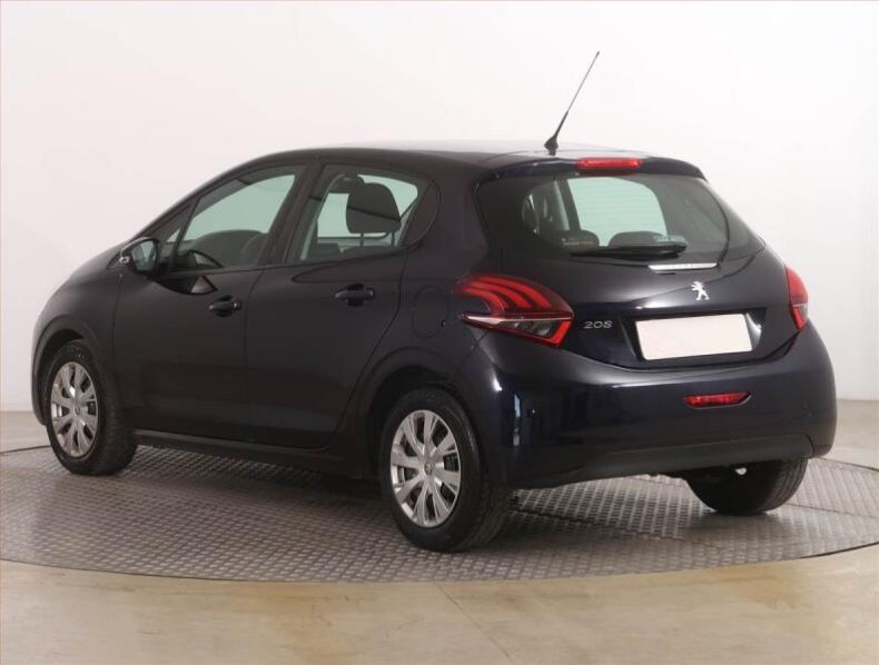 Peugeot 208 - hlavní fotka