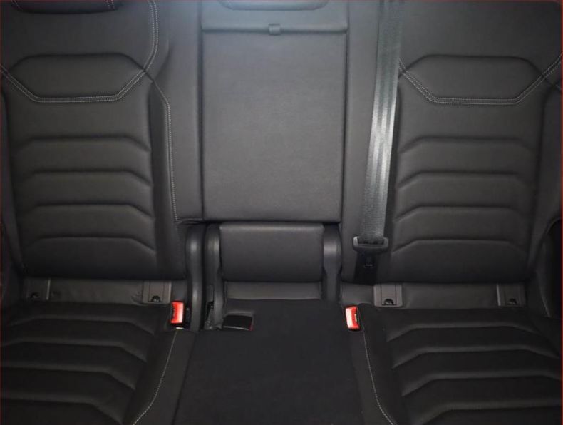 Volkswagen Touareg - hlavní fotka