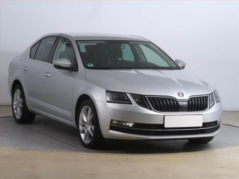 Škoda Octavia - hlavní fotka