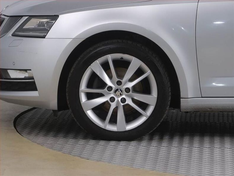 Škoda Octavia - hlavní fotka