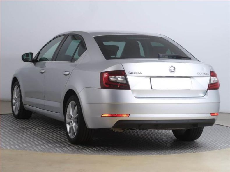 Škoda Octavia - hlavní fotka